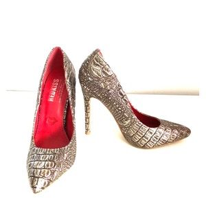 RedKiss Faux Alligator Print Pumps